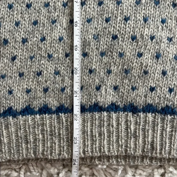 100% wool Woolrich brand Blue and Cream Patterned Isle Nordic style Sweater S - Picture 9 of 10